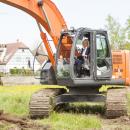 Mit ihrem Wirken hat Frau Umweltministerin Ulrike Scharf die Bauarbeiten zum Hochwasserschutz und zur Gartenschau 2019 in Wassertrüdingen offiziell eröffnet